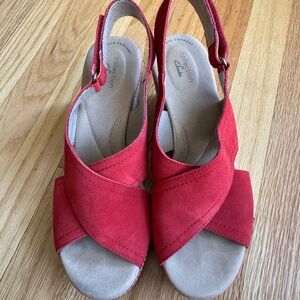 Clarks RED Giselle Cove Wedge Platform Cork Sandal - Perfect Summer Shoe!